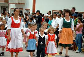 Image result for costumbre y tradiciones de suiza