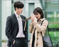 Image of Lee Jong Suk and Bae Suzy in While You Were Sleeping
