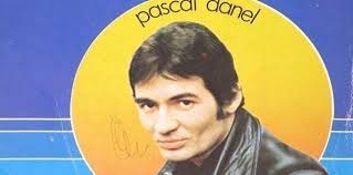 Tout ce qui concerne Pascal Danel commence invariablement par ce mot-viatique. Catalogué années 60, entre yéyés et Gilbert Bécaud, ... - 4882582-pascal-danel-la-vase-aux-romantiques