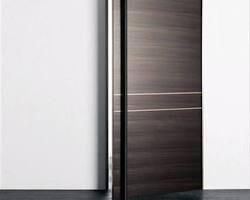 Image of Pintu dengan lapisan HPL