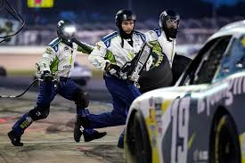 What channel is the NASCAR O'Reilly Series race at Iowa on today? Time, TV schedule