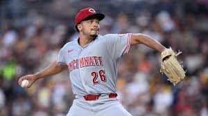 Bullpen comes up big, Sal Stewart homers in 11th as Reds snap skid