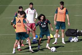 Mourinho hace cinco cambios en el once titular
