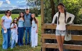 Filha de ator de 'Pretty Little Liars' morre aos 13 anos; causa da morte não foi revelada