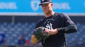 Derek Jeter and Alex Rodriguez standing together in Yankees uniforms
