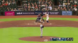 Altuve's clutch ABS challenge sets up Yordan's franchise-record-tying slam