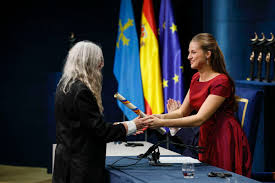La resignación del rey Felipe por sus 60 años, la canción de Patti Smith para Leonor o el saludo de la reina a su madre, Paloma Rocasolano: los detalles que no has visto de los Premios Princesa de Asturias