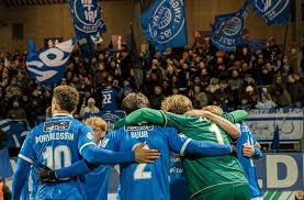 Oprykning lurer: Lyngby-boss har købt 4.000 liter øl