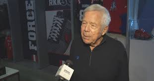 Robert Kraft doesn't address New England Patriots issues at fan event