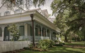 Résultat de recherche d'images pour "horrific haunted houses abandoned"