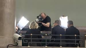 Spojrzał groźnie na galerię. Marszałek udzielił reprymendy dwóm posłom