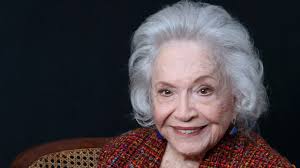 Nathalia Timberg recebe homenagem por 90 anos de carreira no Rio