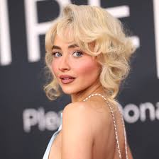 Sabrina Carpenter’s Double-Decker Heels Totally Steal the Show
