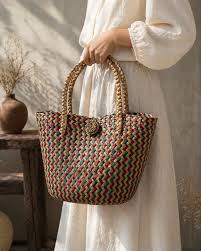 Tas Handbag Manik-Manik Motif Dayak. Tas manik dayak. Tas ...