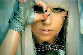 صور للمغنية الشهيرة lady gaga (نقاش بالصور) Images?q=tbn:ANd9GcS-uaN_TVdrr6_7bLHNIKTYAFCFG9sWPupF7Mha7ovH_Ajyc16SLw