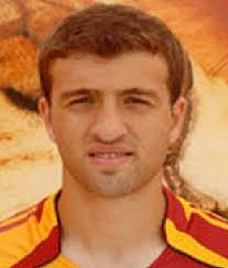 mehmet güven. galatasarayın 1987 doğumlu genç futbolcusu.2006-2007 sezonunda takımda oynama şansı bulmakta.liverpool maçında oyuna sonradan girmesine rağmen ... - mehmet-guven_2513