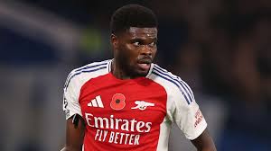 Thomas Partey ne Arsenal daakye ho asɛm: Contract extension ho nsɛm ne transfer nsɛm a ɛrekɔ so