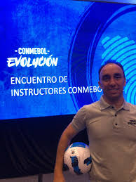 Finalistas da Copinha, técnicos de Cruzeiro e São Paulo fizeram mesmo curso no interior de MG