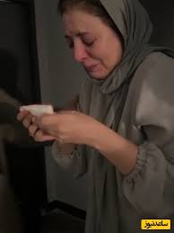 نگاهی به اعلامیه ترحیم و میز عزای پر طمطراق مادر رویا میرعلمی با حضور بستگان، آشنایان و هنرمندان+عکس