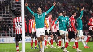 Liverpool, salvată de Van Dijk în deplasarea de la Sunderland! Olandezul, record în Premier League
