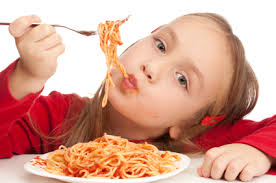 comiendo
