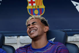 Lamine Yamals Moment with Girlfriend Nicki Nicole Stirs Attention During Barcelona Match