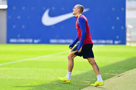 Real Oviedo negocia por Oriol Romeu: ¿Adiós al Barça?