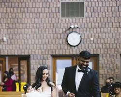 couple and their pet at a weddingの画像