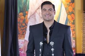Honra Carlos Rivera a su padre con nuevo álbum 'Vida México'