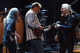 Vince Gill Handles Heckler at Eagles Show & Ringo Starr and Joe Walsh Collaboration
