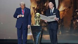 ‘Le sacan la amarilla’ a la FIFA: Denuncian a Infantino ante comité de ética por premio de la paz a Trump