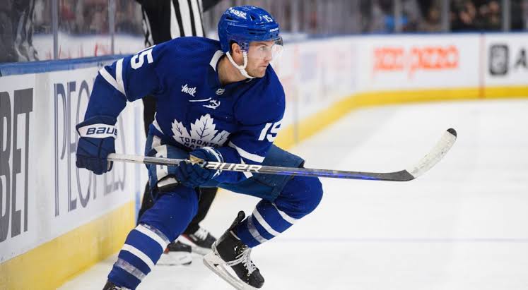 Coyotes sign former Maple Leaf Alexander Kerfoot to two-year, $7M deal