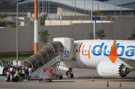 Piloto de vuelo con israelíes a bordo apuñala a otro e intenta estrellar el avión, afirma Netanyahu