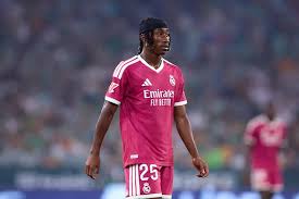 Yan Diomande es titular por primera vez en Real Madrid