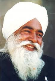 Sant Ajaib Singh Ji (1926-1997) 1950-ben kapott Baba Bishan Dastól részleges beavatást a Surat Shabd Jógába, majd Sant Kirpal Singh avatta be teljesen ... - Santji_04.medium