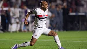 Lucas Moura acelera recuperação no São Paulo e pode ser novidade para próxima rodada da Sul-Americana