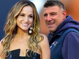 Mike Vrabel and Dianna Russini's Private Boat Rental During Pregnancy