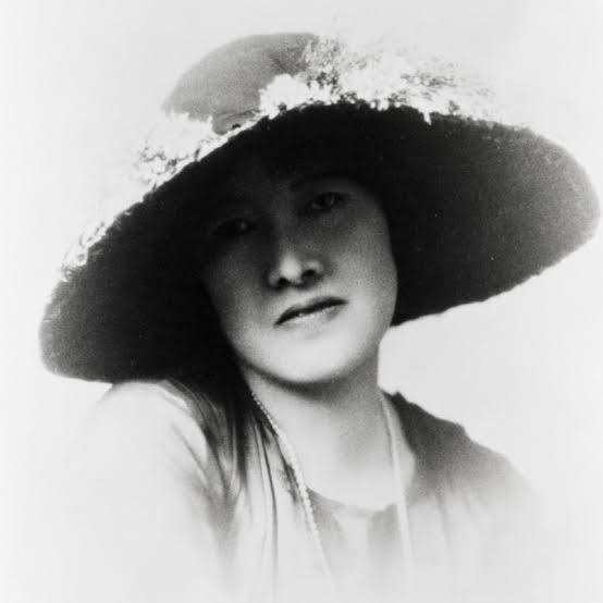 Akiko in Paris – NAOMI J.WILLIAMS