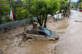 Declaran alerta roja en la región de Santiago de Chile por granizo y tormenta eléctrica