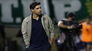 Abel Ferreira elogia rival, pero critica diferença no tempo de descanso