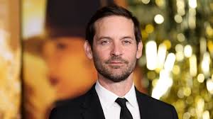 Boda surrealista en Hollywood: el actor Tobey Maguire ('Spiderman') casa a su exmujer Jennifer Meyer con un multimillonario