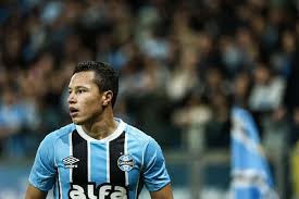 Marlon acompanha jogo do Grêmio em casa e publica mensagem de agradecimento