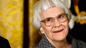 &quot;To Kill a Mockingbird&quot; going digital for first time. Pulitzer Prize winner and &quot;To Kill A Mockingbird&quot; author Harper Lee smiles before receives the 2007 ... - 77695641