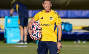 Dos jugadores y el esquema: los cambios que prepara Claudio Úbeda para la posible formación de Boca ante Tigre