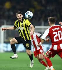 A scăpat de amendă! Răzvan Marin nu va mai plăti 17.400 de euro » Patronul lui AEK l-a iertat după un joc cu scandal cu Olympiacos. A intrat pe teren!