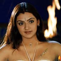 Everyone knows about Arti Agarwal and Tarun&#39;s love affair. This was stopped after her marriage. But now again she has landed in the city. - aarti-agarwal-200