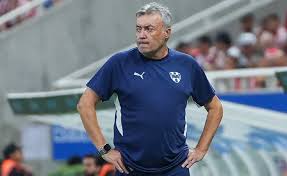 Domènec Torrent deja de ser entrenador de Rayados, según reportes