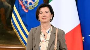 Salta la presentazione di "Donna si nasce". Roccella: "È censura"