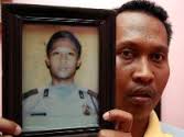 Edy Haryadi, Rika Panda Pardede | Minggu, 2 November 2008, 19:18 WIB. VIVAnews – Peledakan yang dilakukan oleh Amrozi cs merupakan prolog bagi aksi teror ... - 55414_asep_wahyudi_korban_bom_kuningan_1_209_157