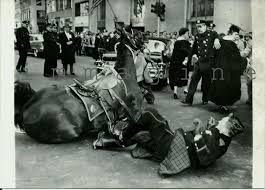 Original photograph, New York St.Patrick day/Dismounted ...